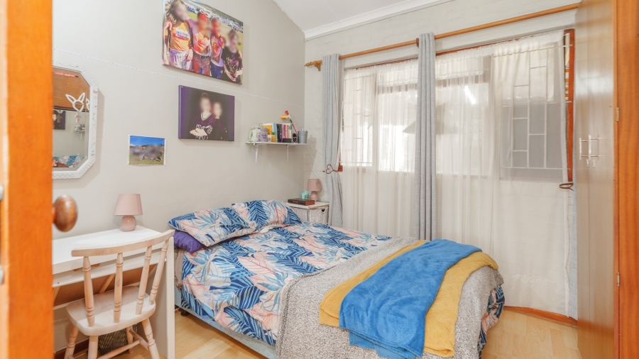 5 Bedroom Property for Sale in Struisbaai Western Cape